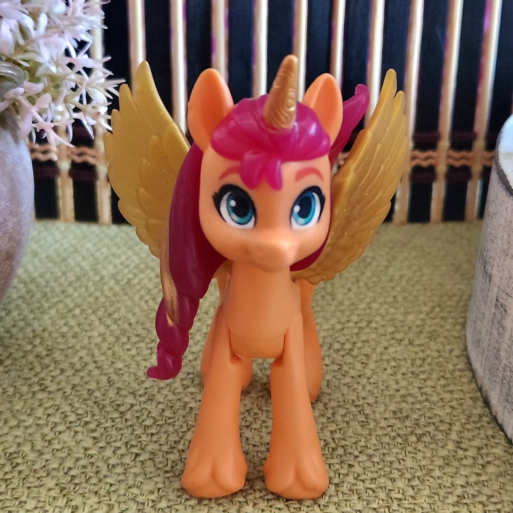 My Little Pony New Generation MLP Crystal Adventure Alicorn Sunny Starscout 2021
